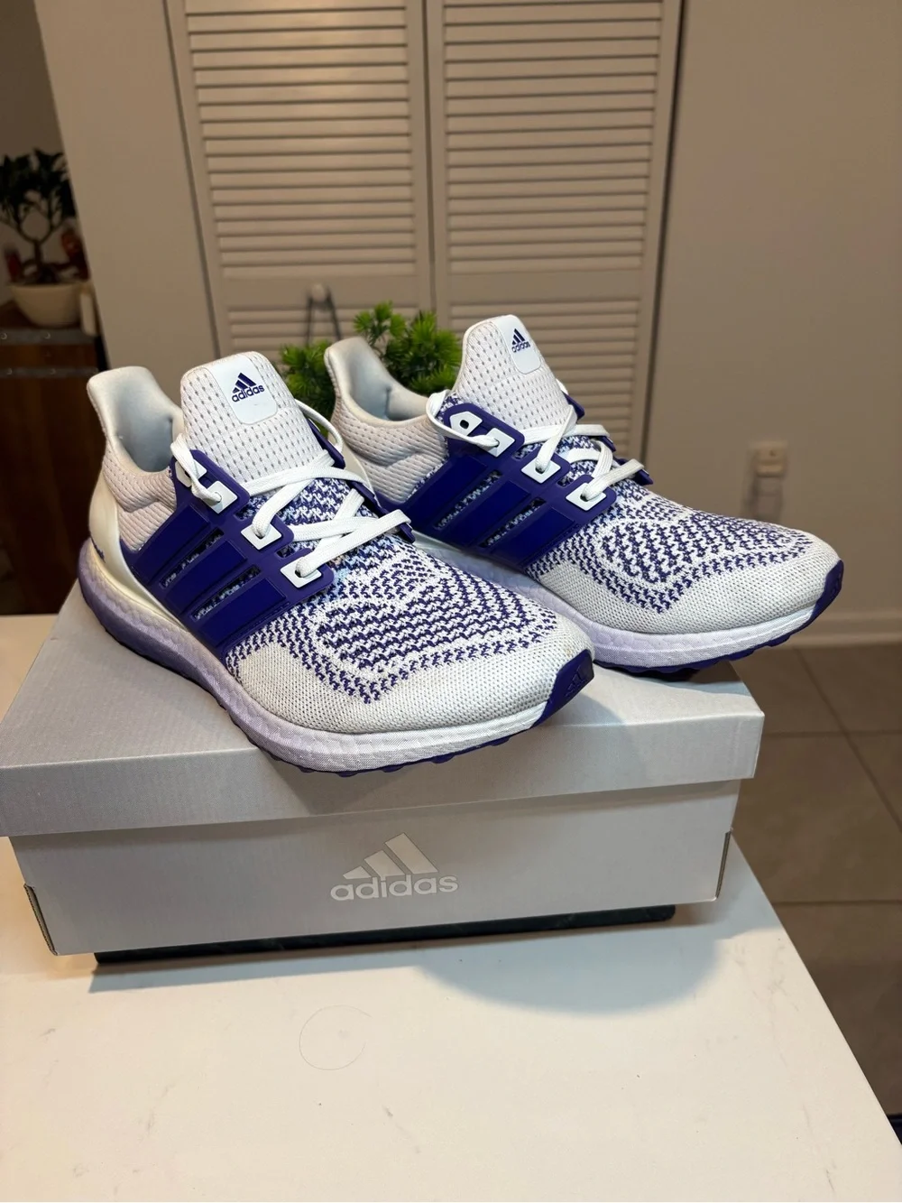 Adidas Ultraboost 1.0 Women’s purple graffiti running shoes size 10 like new